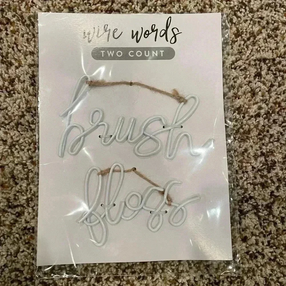 [Target] NWT Wire Words Brush and Floss Bathroom House Decor